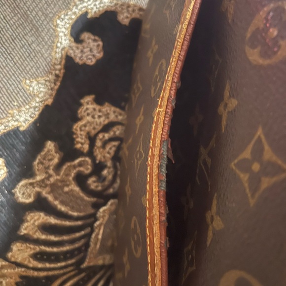 Louis Vuitton blois handbag - Picture 2 of 8